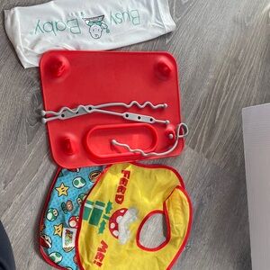 Toddler Feeding bundle -Wee Sprout Reuseable Pouches and Busy Baby Placemat